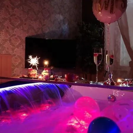 Royal Room Jacuzzi Haut De Gamme Centre Ville Mulhouse Exterior photo