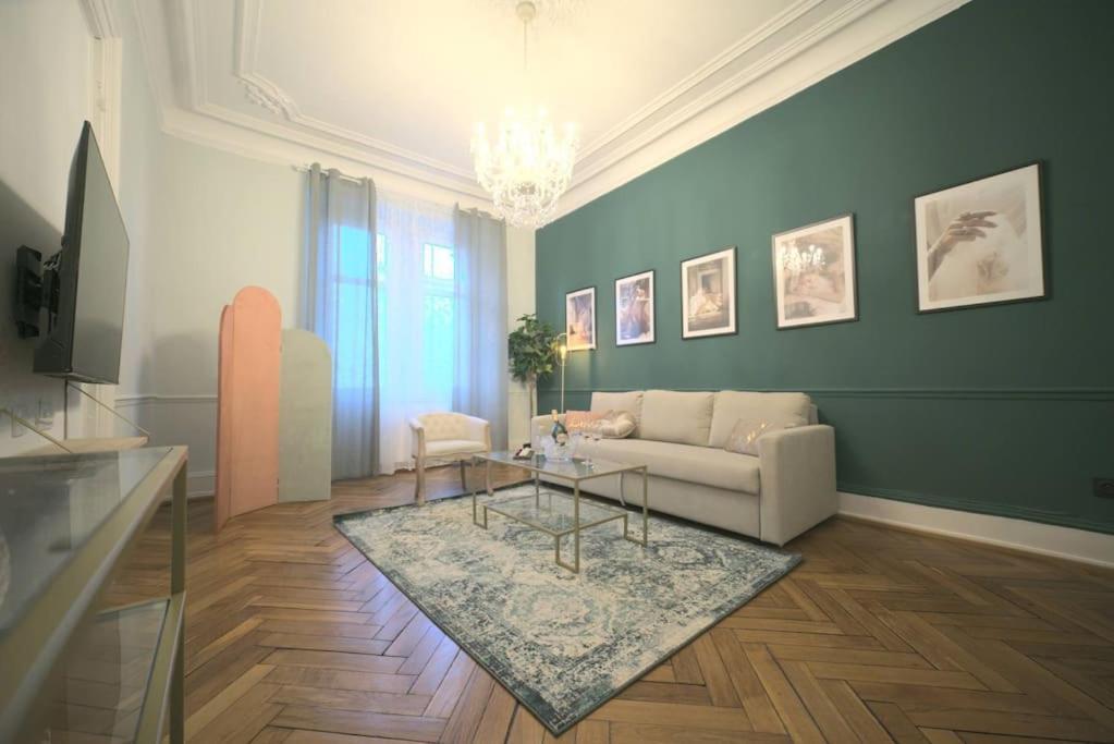 Royal Jacuzzi De Gamme Centre Apartment *